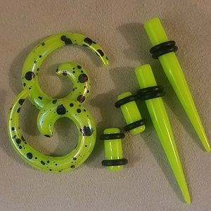 Gauges, Spiral Tapers and Plugs